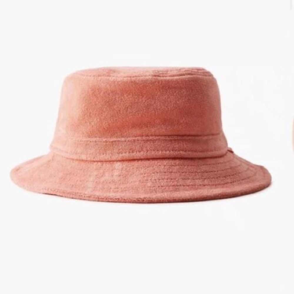 NWT Aritzia TNA Strawberry Sorbet Bucket Hat Size S/M